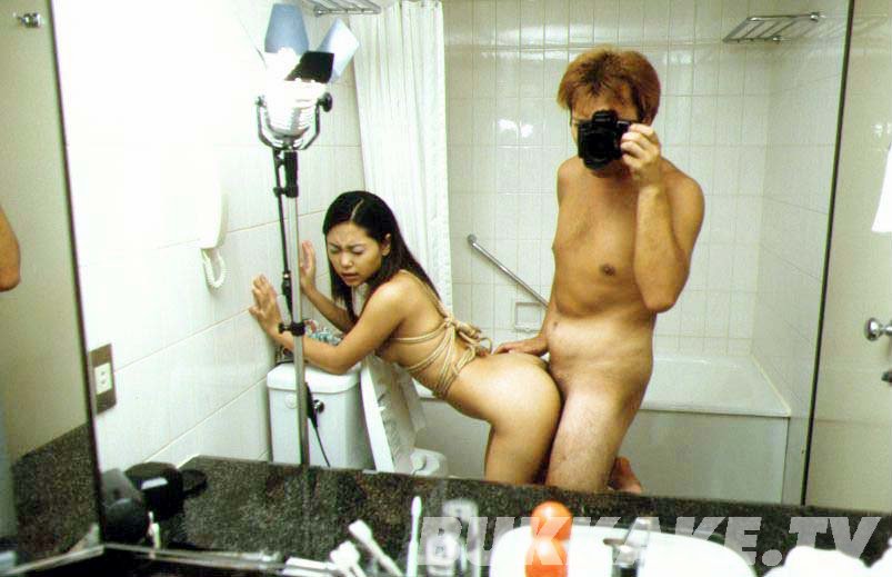 Nude Asian selfie girl